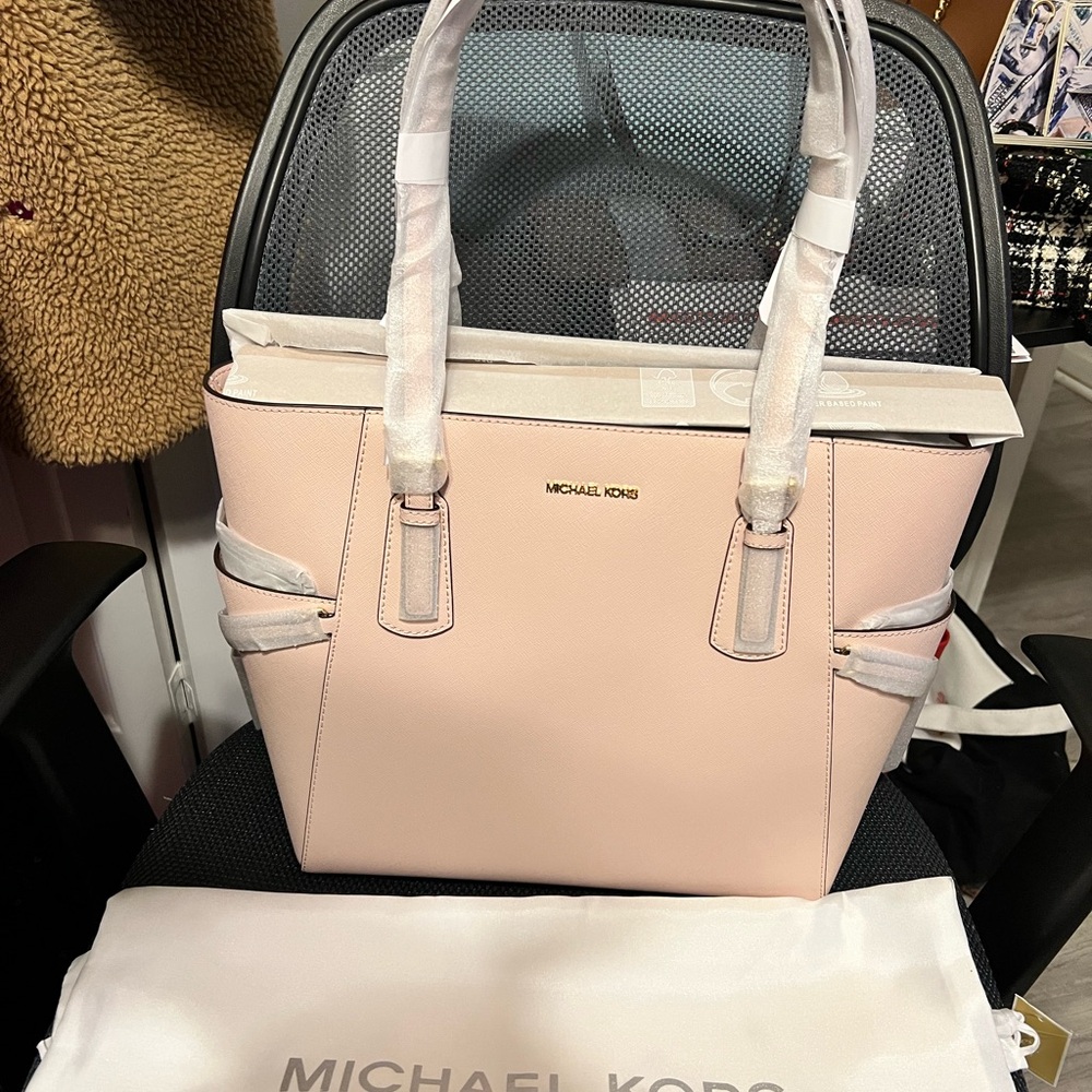 NWT- Large Michael Kors Blush Pink Tote Bag. Comes with a Dust bag and gift box